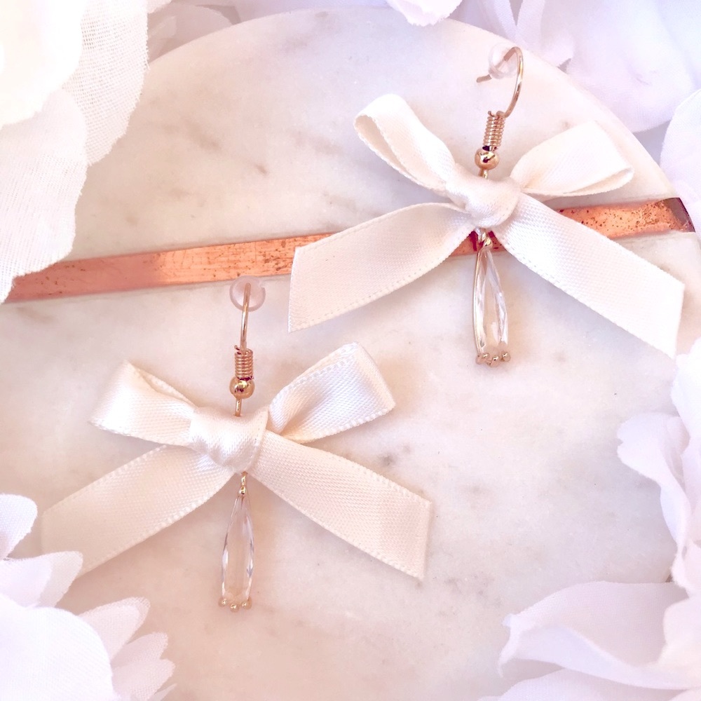 White cream satin ribbon bow rose gold sparkly teardrop earrings NWT